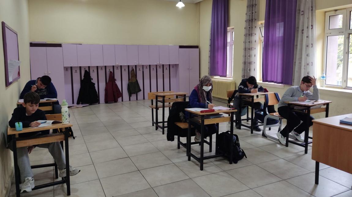 LGS /8.sınıf öğrencilerine yapılacak bir sınavın tüm içerikleri kapsayan sınav provası yapıldı.